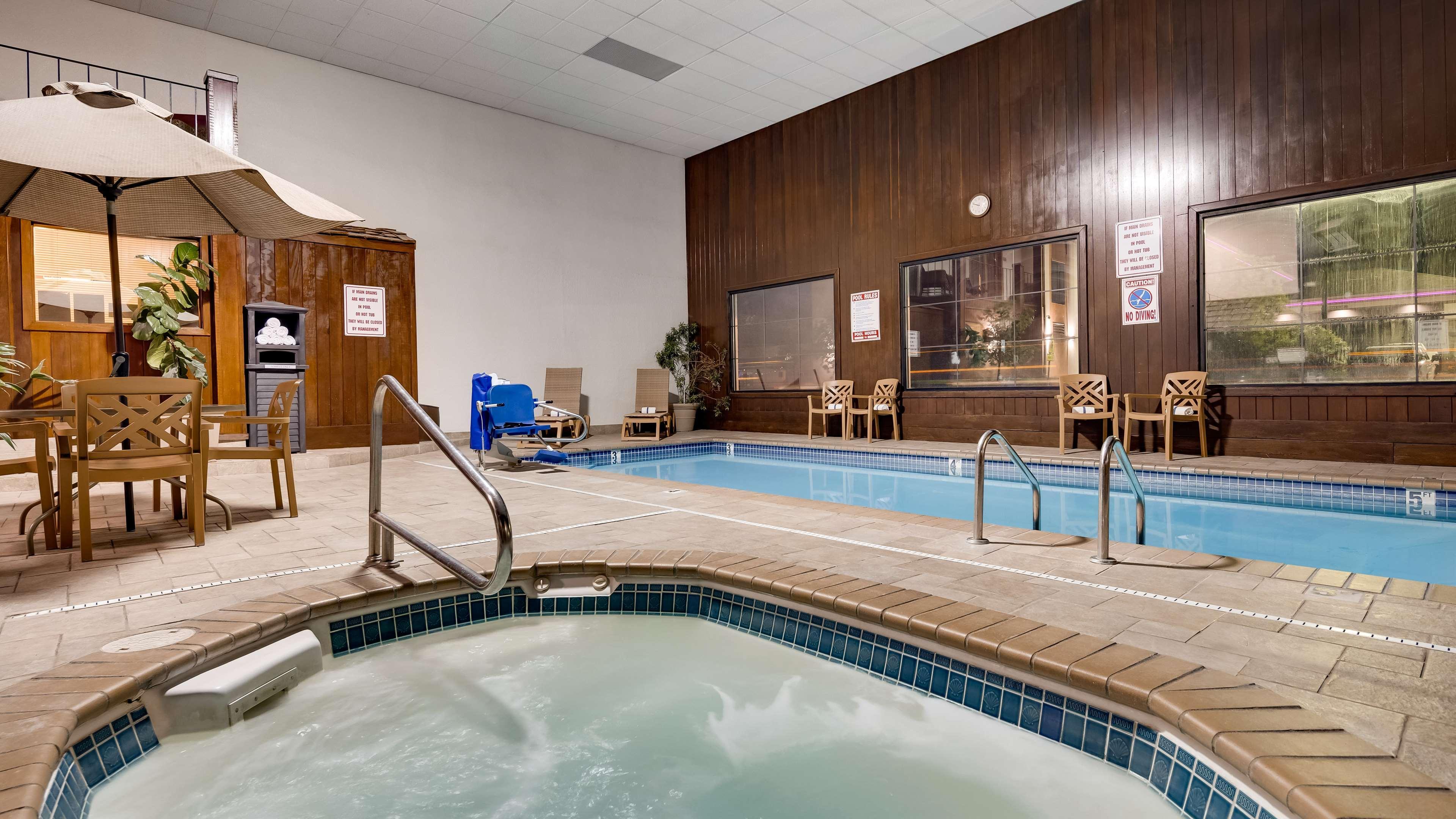 Surestay By Western Miles Hotel