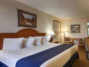 Hotel Surestay By Western Miles 2*