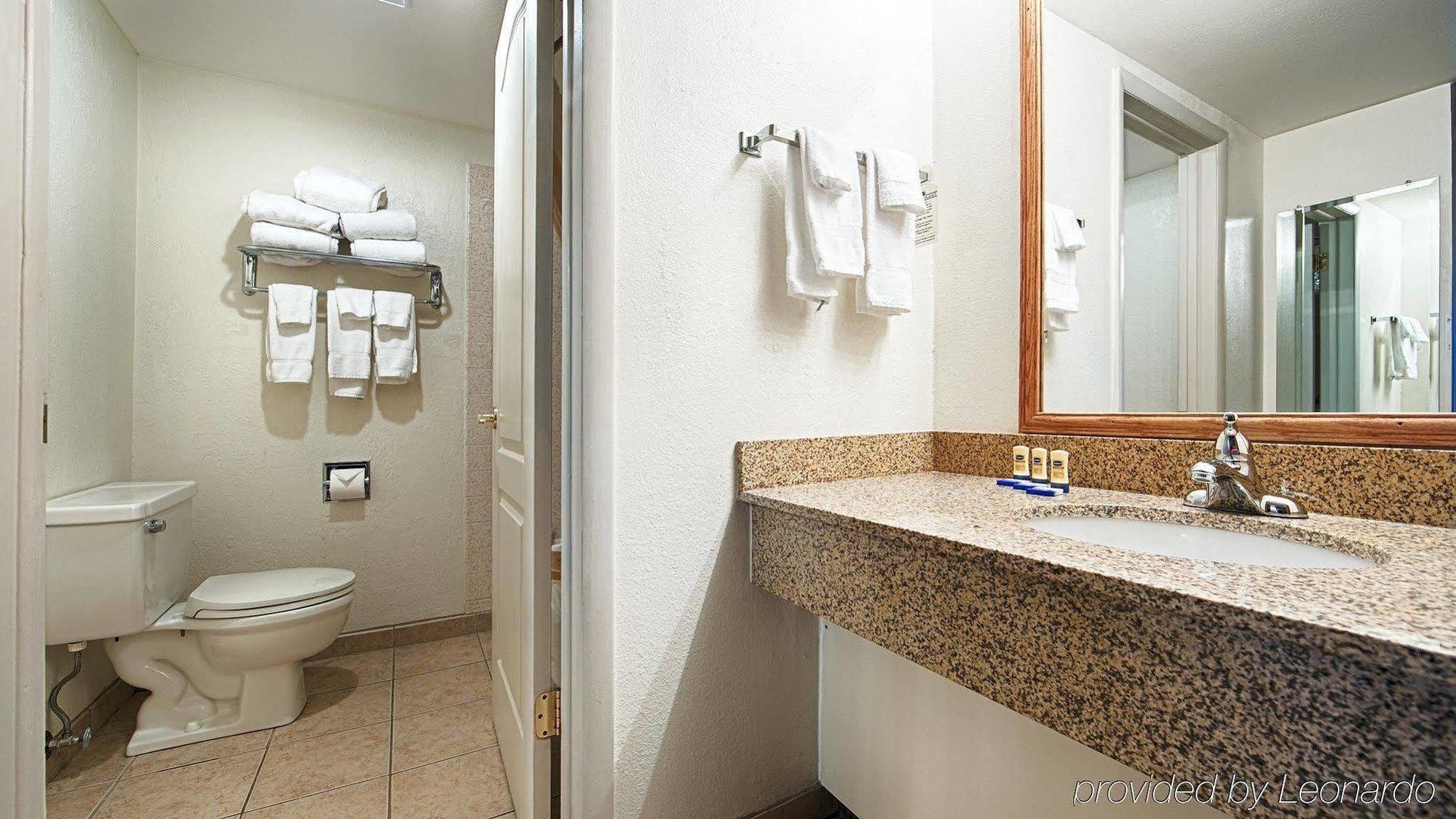 Surestay By Western Miles Hotel 2*